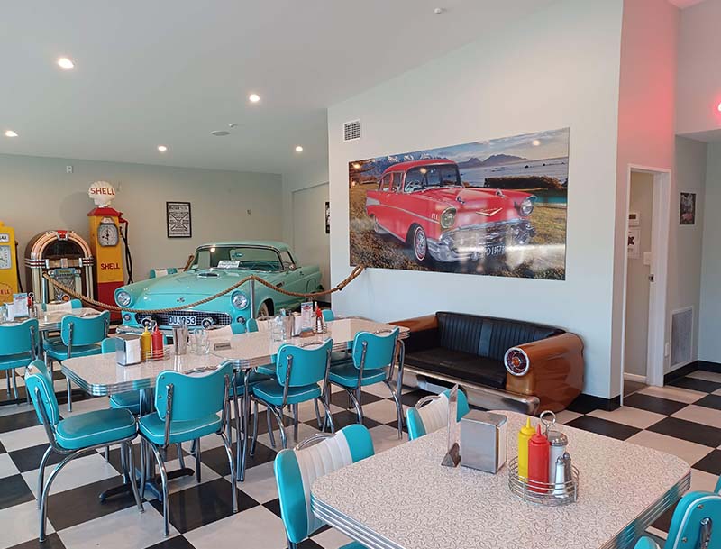 VEight Cafe interior and food